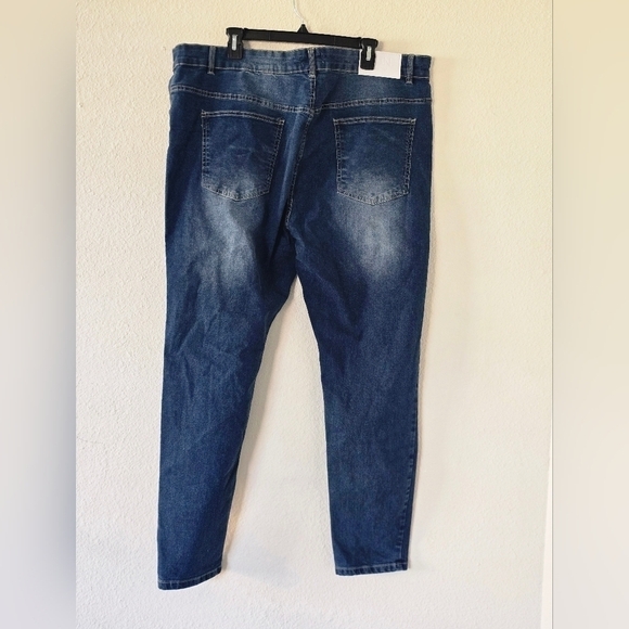 Boohoo Man Jeans Blue Skinny Logo Light Wash Stretch 44x30 New - Picture 3 of 11